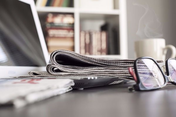 將要整列的零件隨意放到整列機(jī)治具板，然后加以各 01